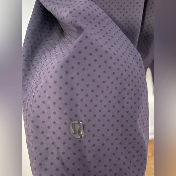 Lululemon Men’s athletic performance Shorts navy/ black polka dot  Size 36 - Picture 3 of 4